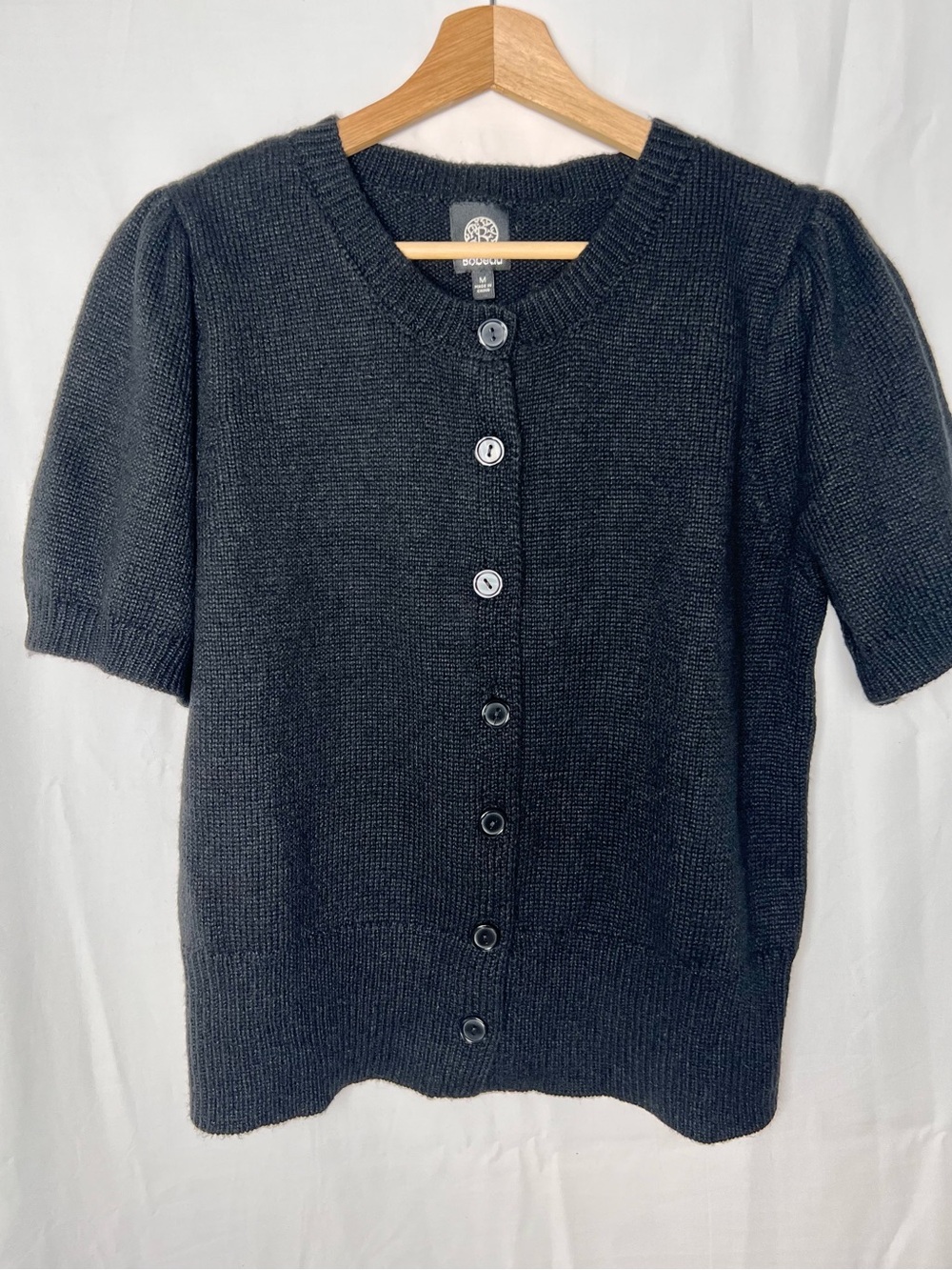 bobeau Black Short-Sleeve Button Front Puff Sleeve Cardigan